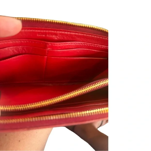 Miu Miu Red and Pink Rose Limited Edition 3/4 Zip Long Wallet - Picture 4 of 15